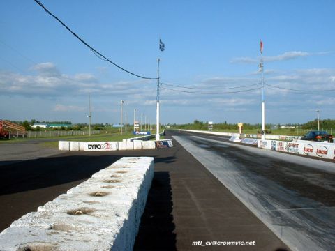 2000 Ford Crown Victoria - The Napierville Dragway, Napierville QC.