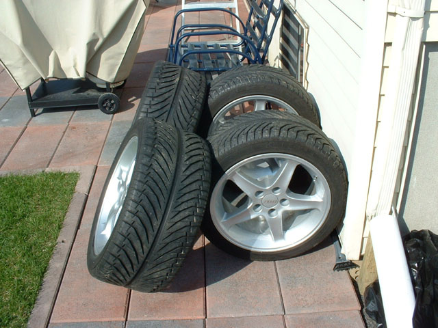 Cobra R & Kumho 712 (F:245, R:275)
(2000-2002)