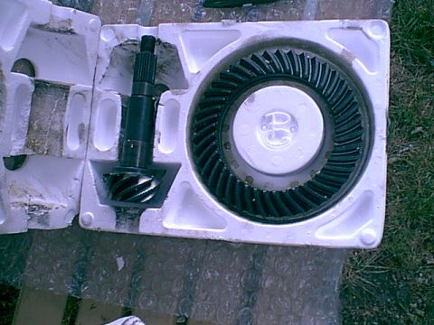 1983 Ford Bronco - another view of the new 4:56 gears.