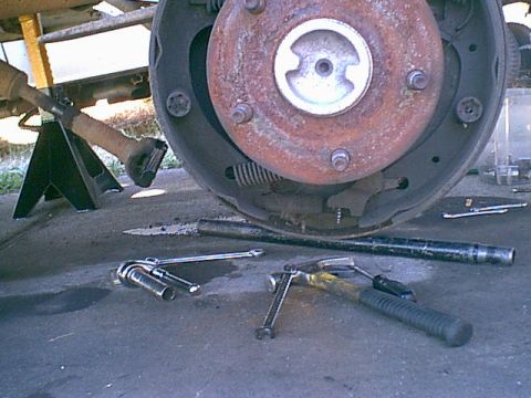 1983 Ford Bronco - Here is the drivers side brake system as i started this repair.