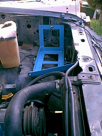 1983 Ford Bronco - here is the tray installed.