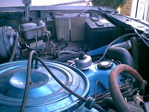 1983 Ford Bronco - here is a picture with a battery in place as it will be when i get a new one and a selector switch.....