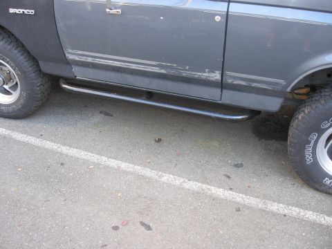 1990 Ford Bronco - Drivers side slider bar