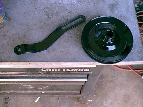 1983 Ford Bronco - here is the other side of the pulley and the lower adjustable mount.