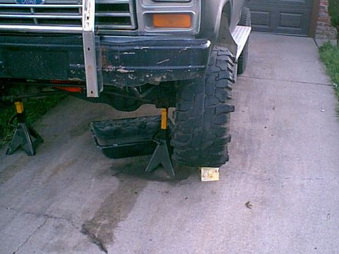 1983 Ford Bronco - this looks so much better. i hope to get the new rims soon.