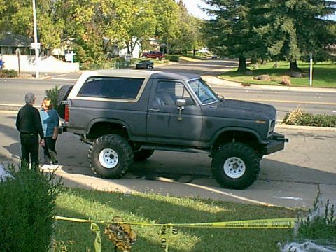 1983 Ford Bronco - Here is the pass side all done. i can not see the wife when in the drivers seat.