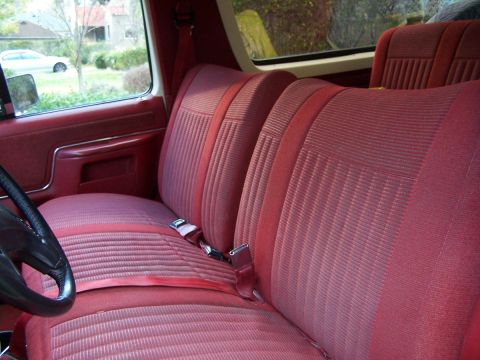 1990 Ford Bronco - Red inside