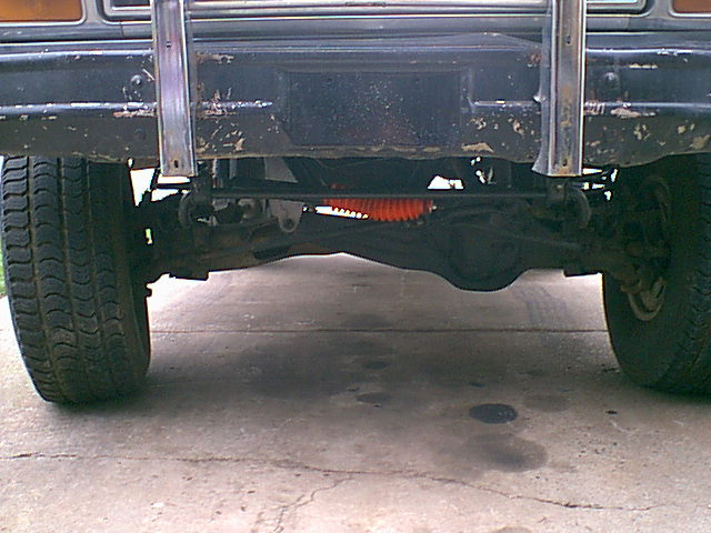 i got her leveled but now the wheels look like \---------/ not |----------| the ttb mounts wer only for 4" not the 6" i got now. well new mount time.