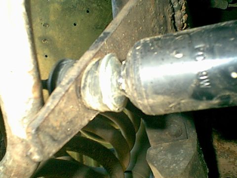 1983 Ford Bronco - this was an issues the shock was pinned around the swaybar.