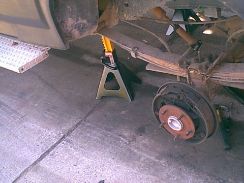 1983 Ford Bronco - here is the other side. same issues