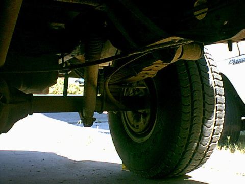 1983 Ford Bronco - Here is a look at the stock rear end bafore i did anything.
