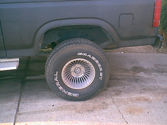 this is how the rear end looks from the side befor i done anything.