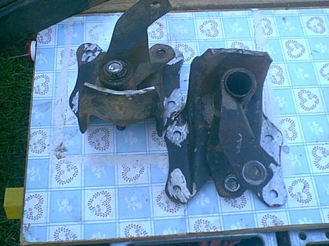 1983 Ford Bronco - If i were to use stock mounts i could tuen them upside down and this would give 2-3 inch lift. i when a different road.