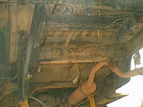 1983 Ford Bronco - To make life alittle easier i removed the gas tank.