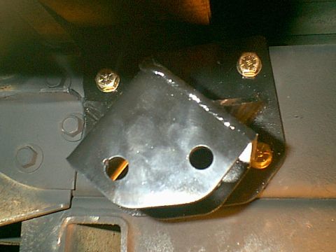 1983 Ford Bronco - Here the new mount is all tourqued down.