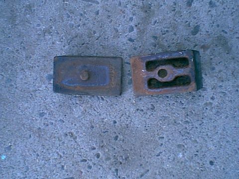 1983 Ford Bronco - well if you looked closly in the last pic you see i ditched the stock shim block. with the flip they are not needed. this will improve axle…