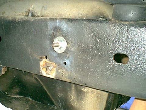 1983 Ford Bronco - another view of the old and new mounting location.