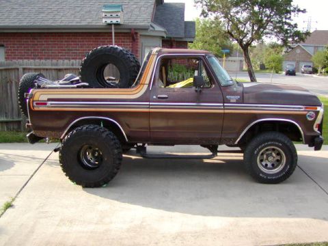 1979 Ford Bronco - home with new tires