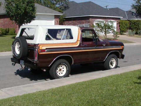 1979 Ford Bronco - new soft top right side