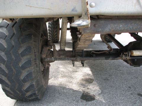 1979 Ford Bronco - front view of leafs