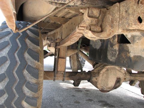 1979 Ford Bronco - check out lift