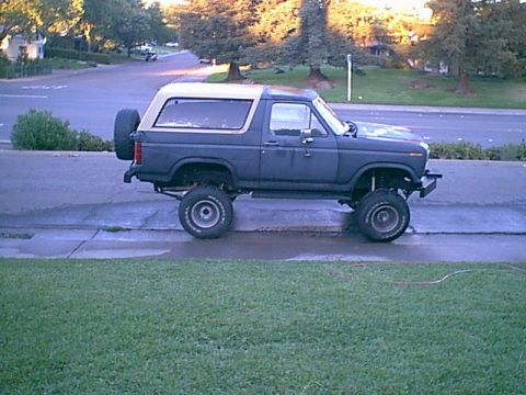 1983 Ford Bronco - Here Jezebel is out on the street after the new 3" body lift.