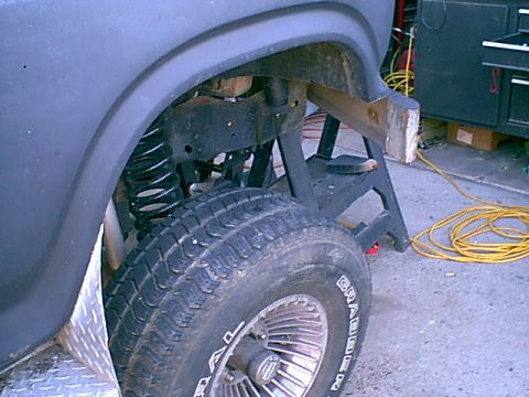 1983 Ford Bronco - Here is the pass side after i clipped the tooth off. much nicer looking.