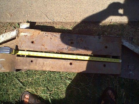 1983 Ford Bronco - the new bumper is 28" on the mounts. this was off a suburban.