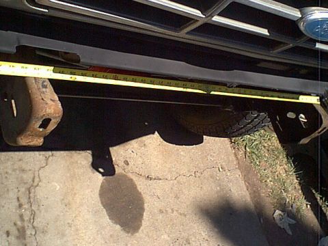 1983 Ford Bronco - out side to outside frame spacing is 39.5"