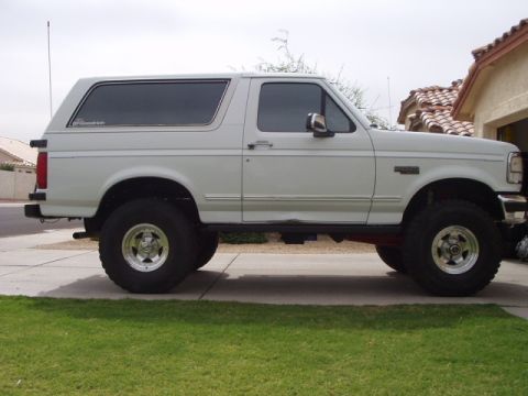 1993 Ford Bronco - This white Ford Bronco appears to be from the early 1990s, not a 1993 model.