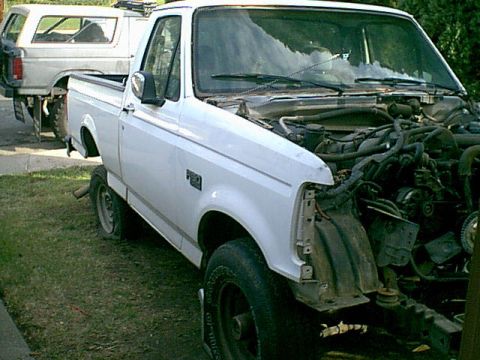 1983 Ford Bronco - here is another view of the pass side front. the only front metal left is the pass side fender.