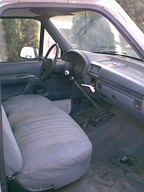 1983 Ford Bronco - here is a shot of the inside. not too bad shape.