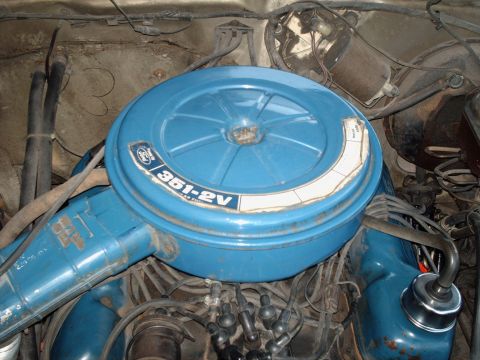1973 Ford Ranchero - original air cleaner, 351 Cleveland 2 barrel "H code"