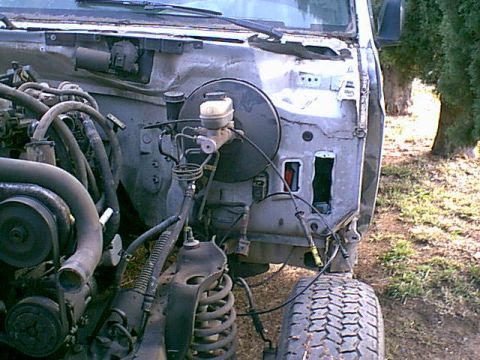 1983 Ford Bronco - here the F150 is missing the computer and the main wire harness.