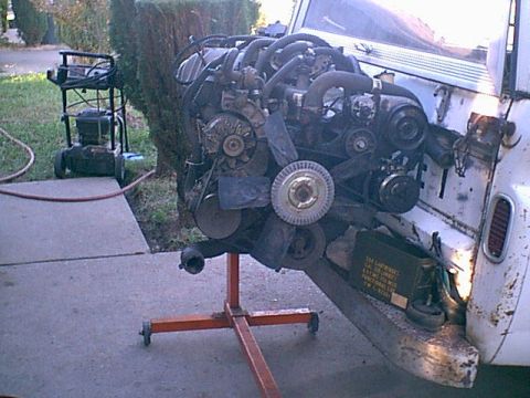 1983 Ford Bronco - here is the front view still dirty.