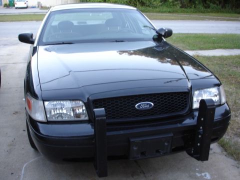 2001 Ford Crown Victoria photo