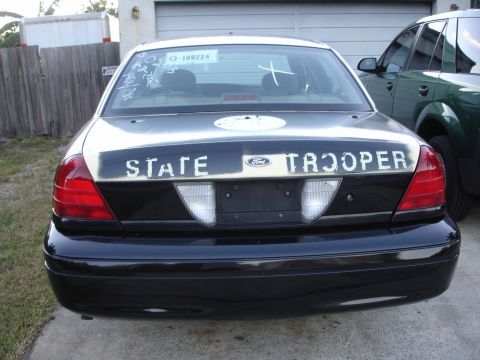 2001 Ford Crown Victoria photo