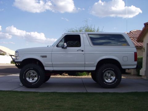 1993 Ford Bronco - side shot before swap