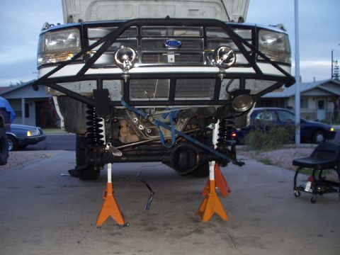 1993 Ford Bronco - centering the axle and mounting the trac bar