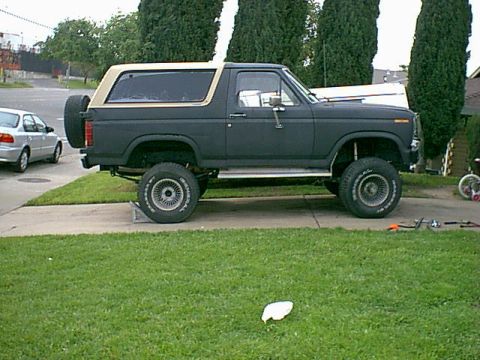 1983 Ford Bronco - here is the pass side all done.