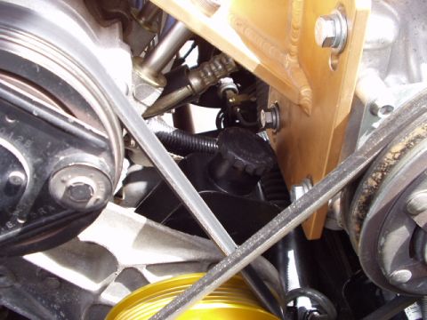 1993 Ford Bronco - just enough clearance to get the cap off