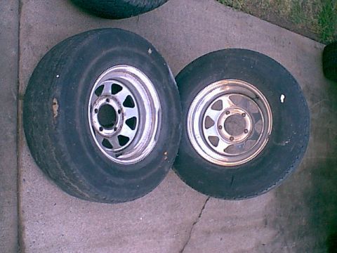 1983 Ford Bronco - these were the left overs after a couple nights out on the street. they too were picked up and used somewhere by someone.