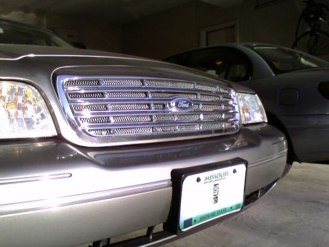 2001 Ford Crown Victoria - Front View of the Upper Mesh Grille Mod(By Defyant on MercuryMarauder.net)