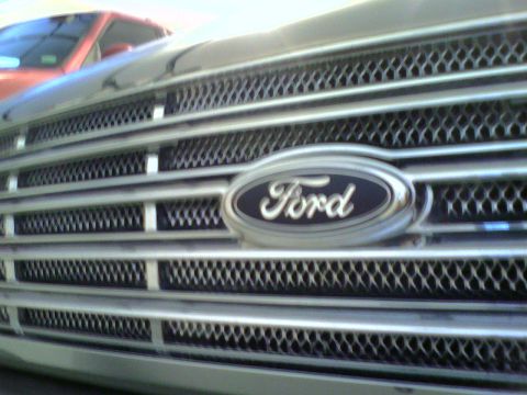 2001 Ford Crown Victoria - Front View Closeup of the Upper Mesh Grille Mod(By Defyant on MercuryMarauder.net)