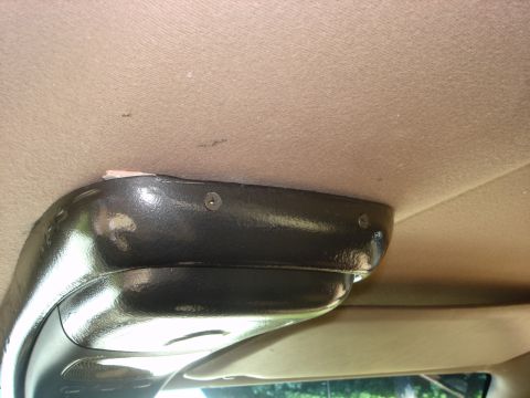 1996 Ford Bronco - This shows the part on the roof that i have to fix.