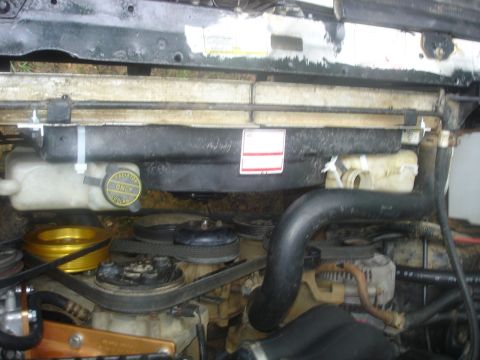 1996 Ford Bronco - Fan mounted in place.