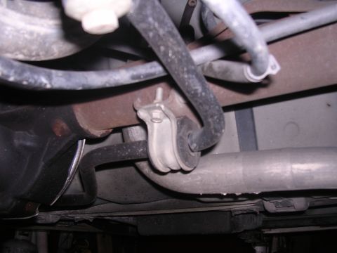 2003 Ford Crown Victoria - Sway bar bracket