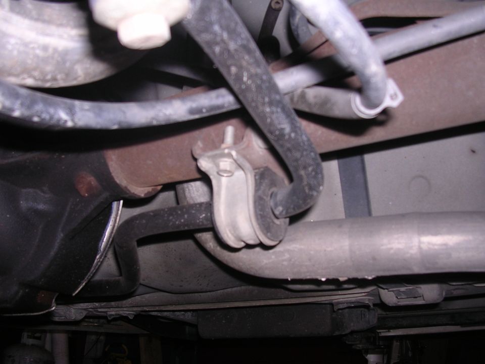 Sway bar bracket