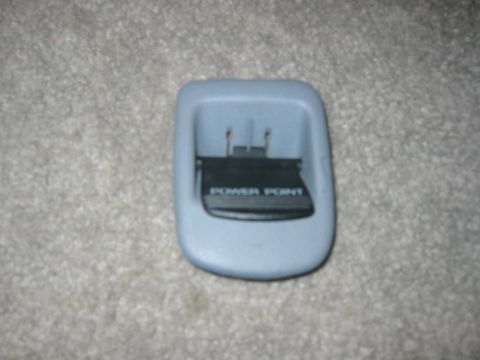 1995 Ford Bronco - power point mounty thingy. i'm making a new dash basicaly so i don't need this.