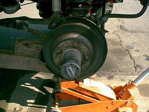 1983 Ford Bronco - Here was the pass side rotor as i got t. time to get a new one.